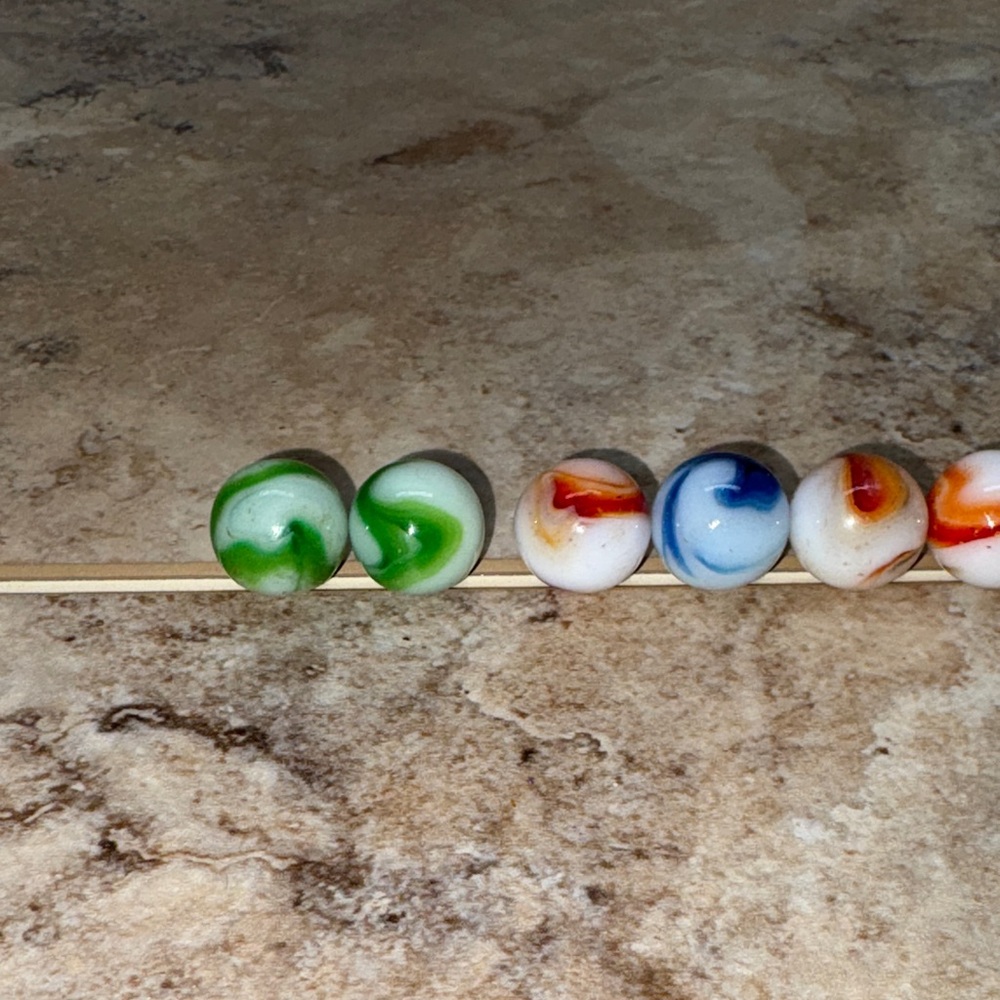 Colorful Swirled Marbles VINTAGE MARBLE LOT OF 11 MULTI-COLOR MARBLES - Picture 8 of 11